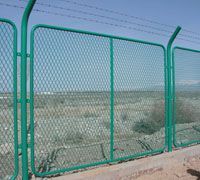 供应边架护栏网 安平君鸿护栏网厂为您详解框架护栏网价格与优势